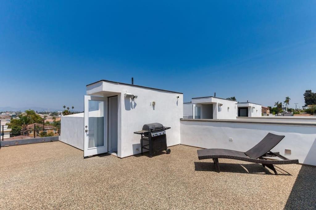 Modern 4 Bedroom With Rooftop Deck #1 Villa