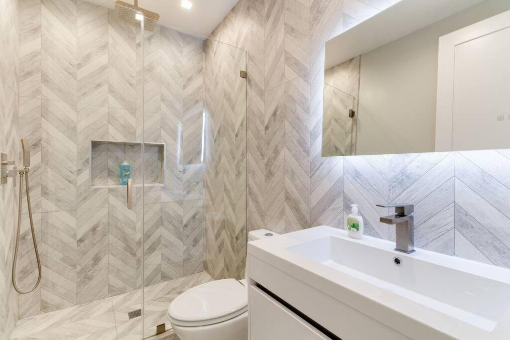 Modern 4 Bedroom With Rooftop Deck #1 Villa Los Angeles